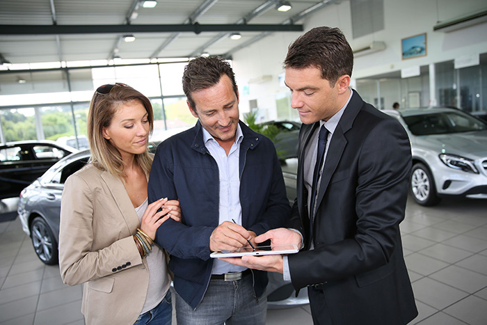 digital support in car dealership